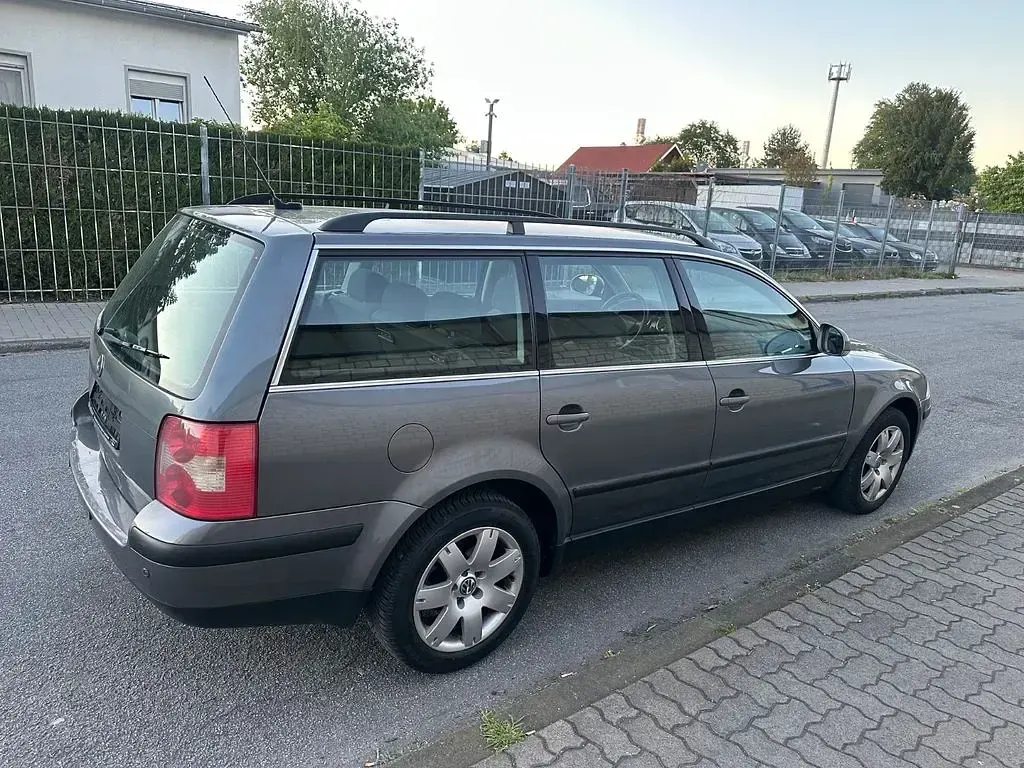 Second-hand VW Passat 116 CP (85 kW) 2005 Gri Break