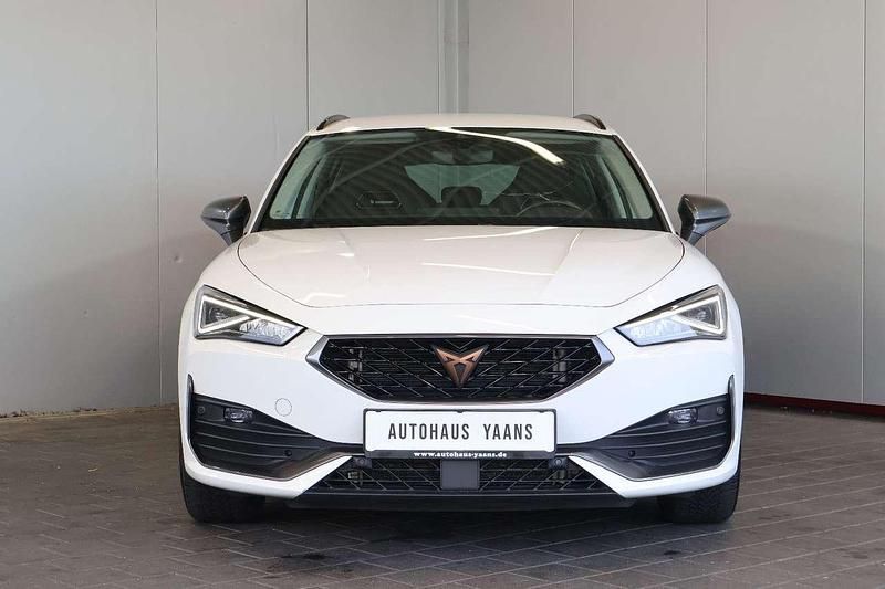 Gebraucht Cupra Leon 150 PS (110 kW) 2023 "candy" weiss Kombi
