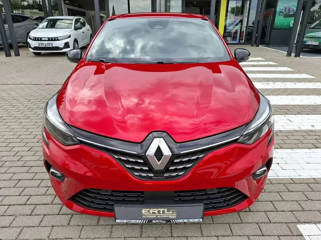 Gebraucht Renault Clio Techno 91 PS (66 kW) 2022 Rot Kleinwagen