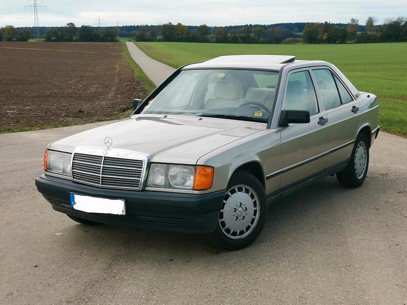 Gebraucht Mercedes 190 122 PS (89 kW) 1988 Beige Limousine