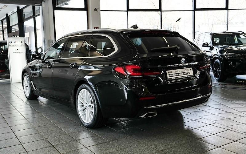 Gebraucht BMW 540 Luxury Line 333 PS (244 kW) 2023 Schwarz Kombi