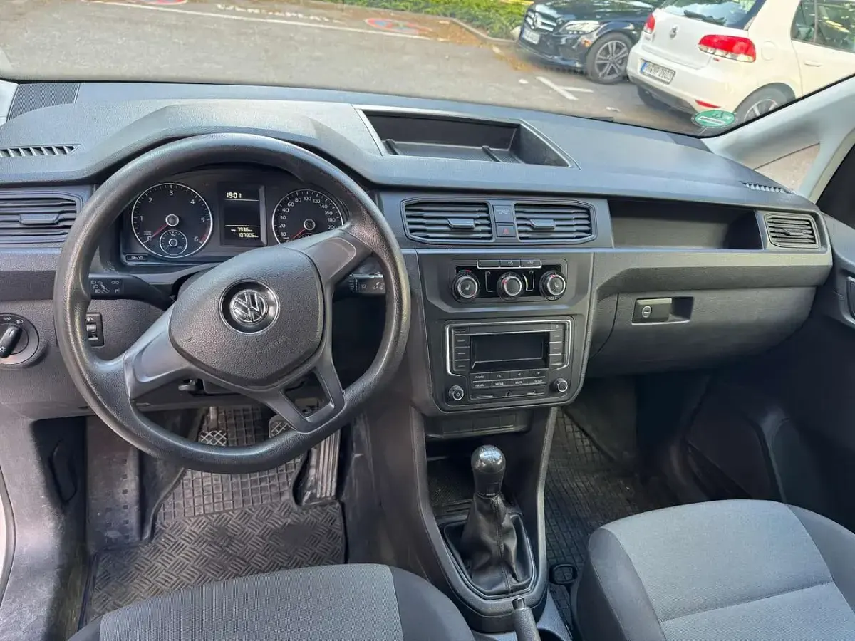 Używany VW Caddy Maxi 102 KM (75 kW) 2016 Biały Minivan