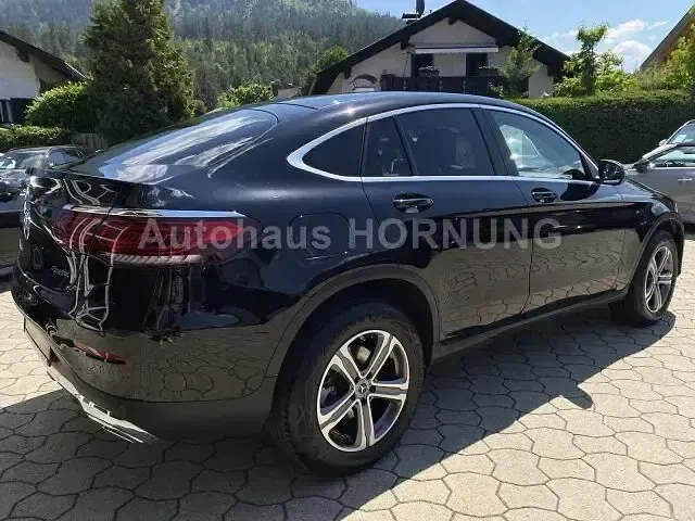 Gebraucht Mercedes GLC300de 306 PS (225 kW) 2021 Schwarz Coupé