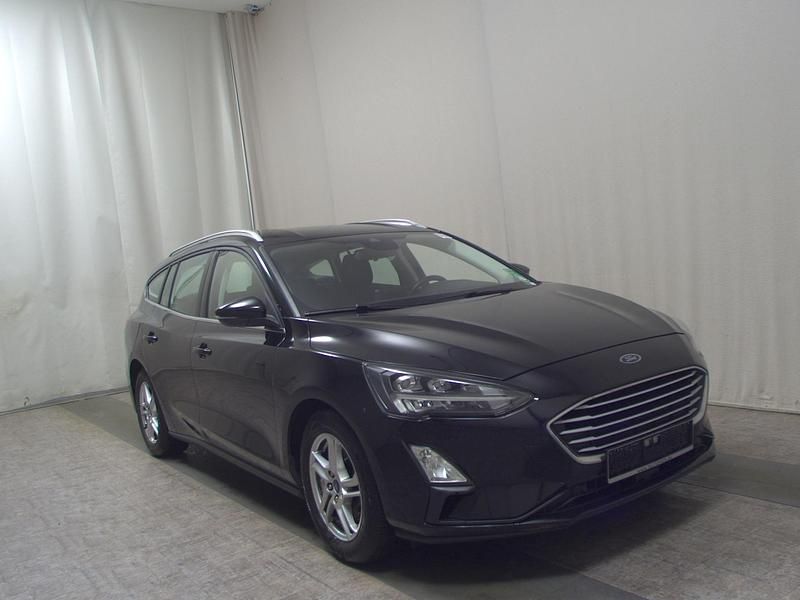 Gebraucht Ford Focus Cool & Connect 120 PS (88 kW) 2020 Obsidianschwarz metallic Limousine