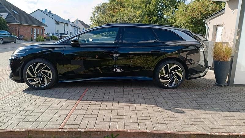 Gebraucht VW ID.7 Pro 210 kW (286 PS) 2025 Schwarz Kombi