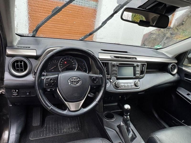 Gebraucht Toyota RAV4 Executive 150 PS (110 kW) 2015 Braun SUV