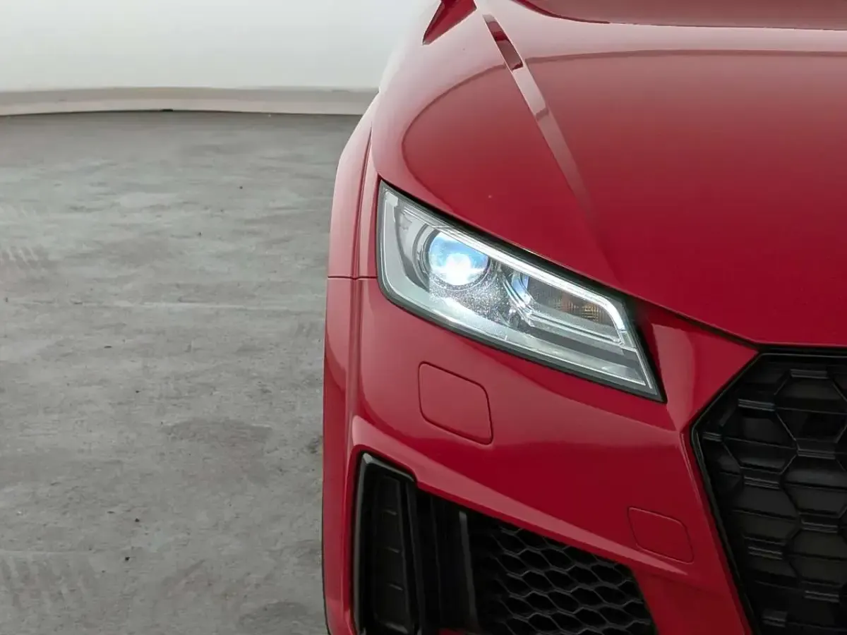 Gebraucht Audi TT Ambiente 245 PS (180 kW) 2021 Tangorot Coupé