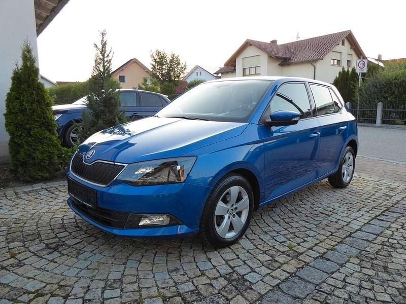 Blau Gebraucht 2017 Skoda Fabia Style Limousine | 6.100 € (Superpreis) - Bild 1/4