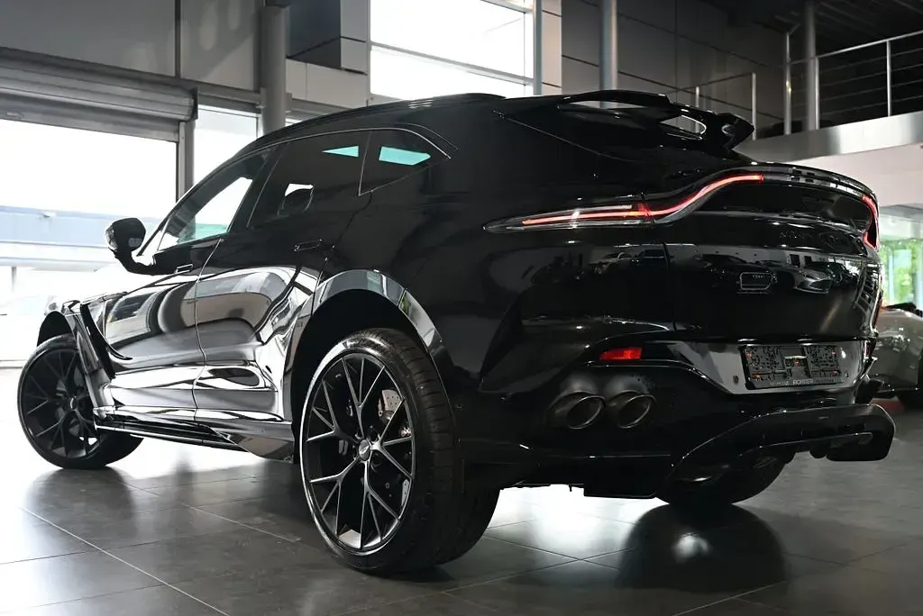 Neu Aston Martin DBX 707 707 PS (519 kW) 2026 Onyx black SUV