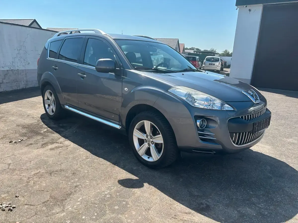 Gebraucht Peugeot 4007 156 PS (114 kW) 2012 Grau SUV