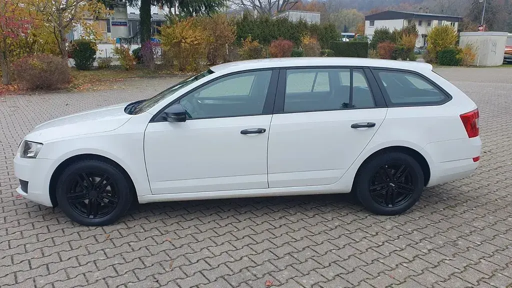 Gebraucht Skoda Octavia Active 90 PS (66 kW) 2015 Weiß Kombi