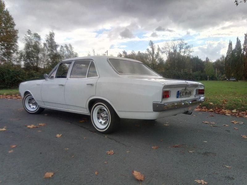 Gebraucht Opel Rekord 60 PS (44 kW) 1968 Weiß Limousine