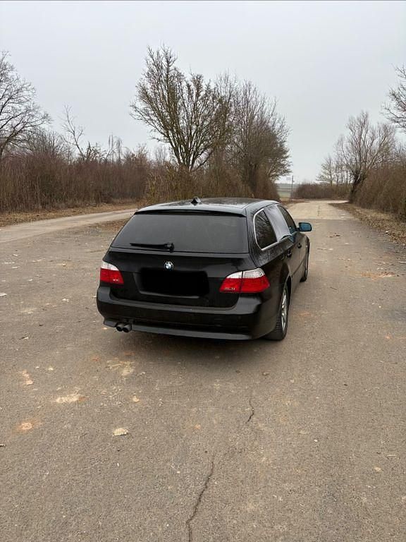 Gebraucht BMW 523 177 PS (130 kW) 2007 Schwarz Kombi