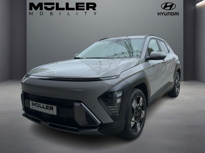 Cyber grey Neu 2025 Hyundai Kona Prime SUV | 31.888 € (Teuer) - Bild 1/4