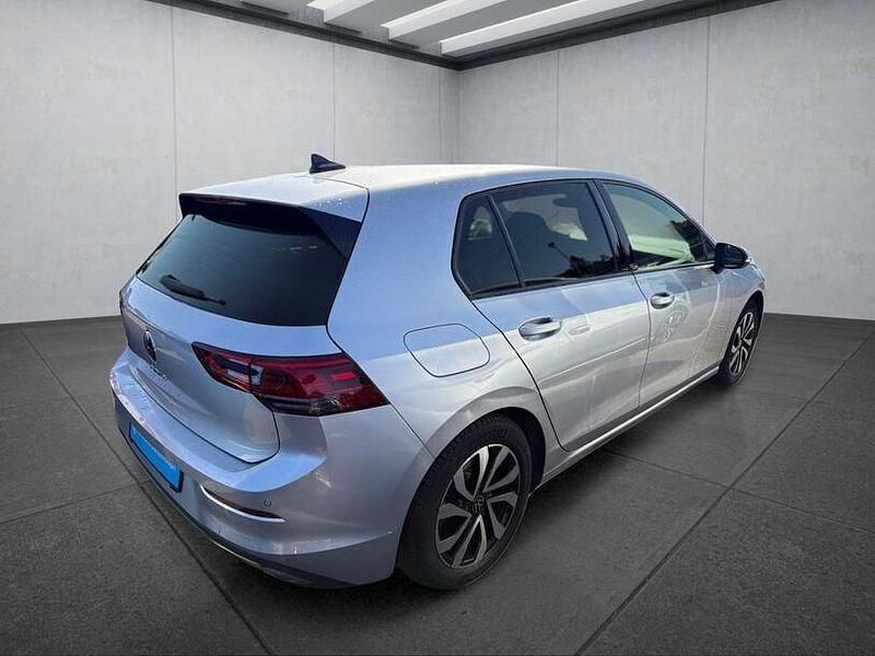 Gebraucht VW Golf VIII 150 PS (110 kW) 2023 Silber Kleinwagen