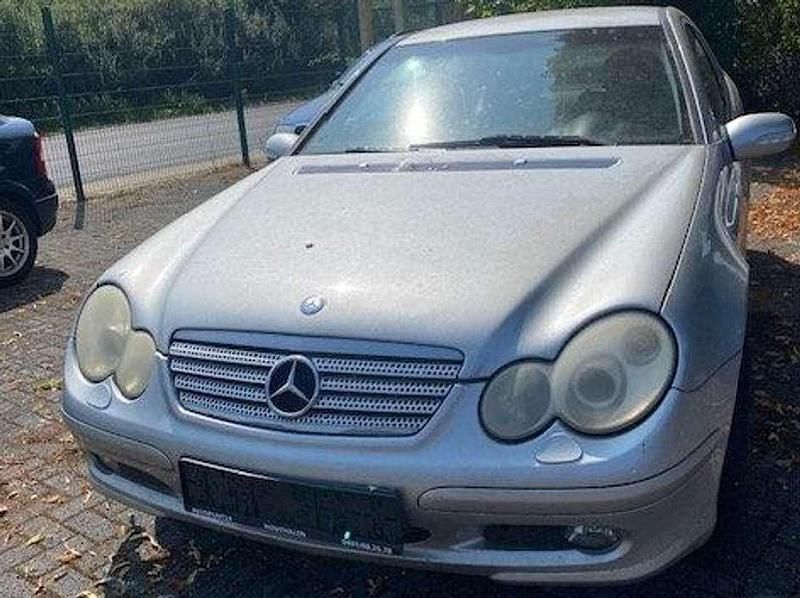 Silber Gebraucht 2004 Mercedes C200 Coupé | 1.850 € (Superpreis) - Bild 1/4
