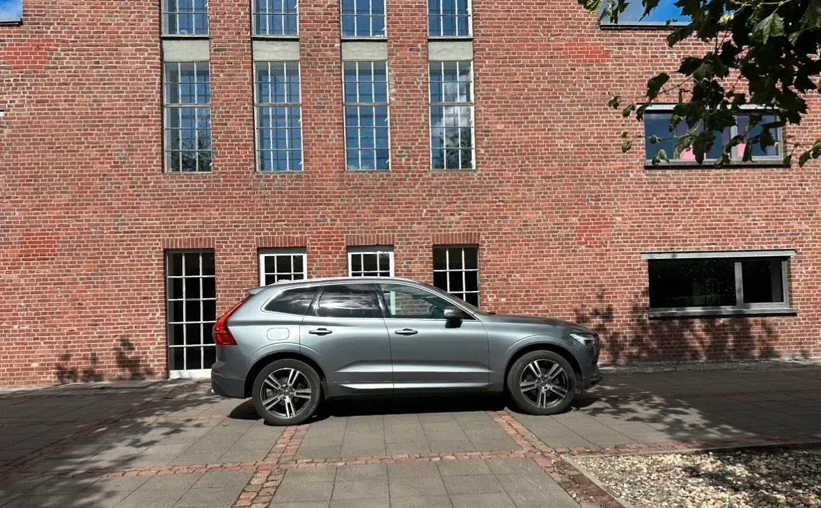 Gebraucht Volvo XC60 190 PS (139 kW) 2020 Grau SUV