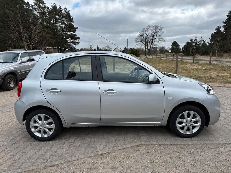 Gebraucht Nissan Micra Acenta 80 PS (58 kW) 2016 Silber Kleinwagen