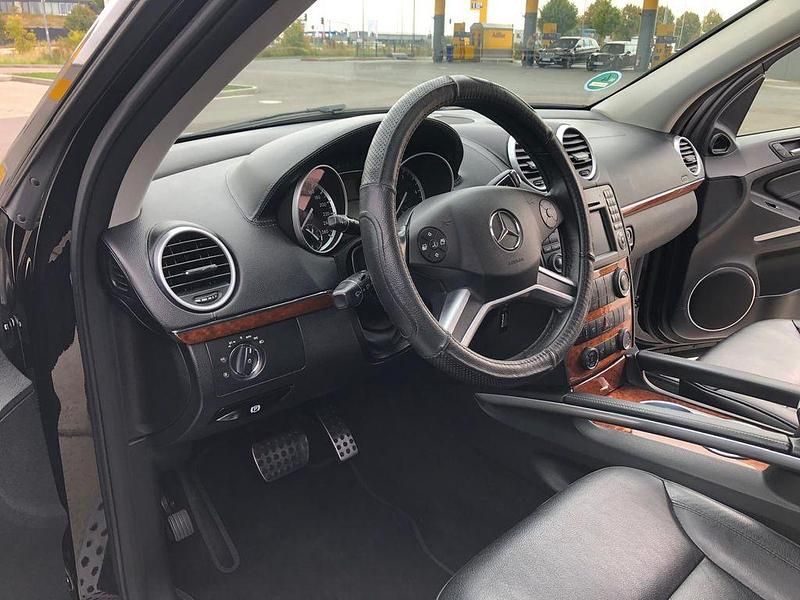 Gebraucht Mercedes GL350 211 PS (155 kW) 2011 Schwarz SUV