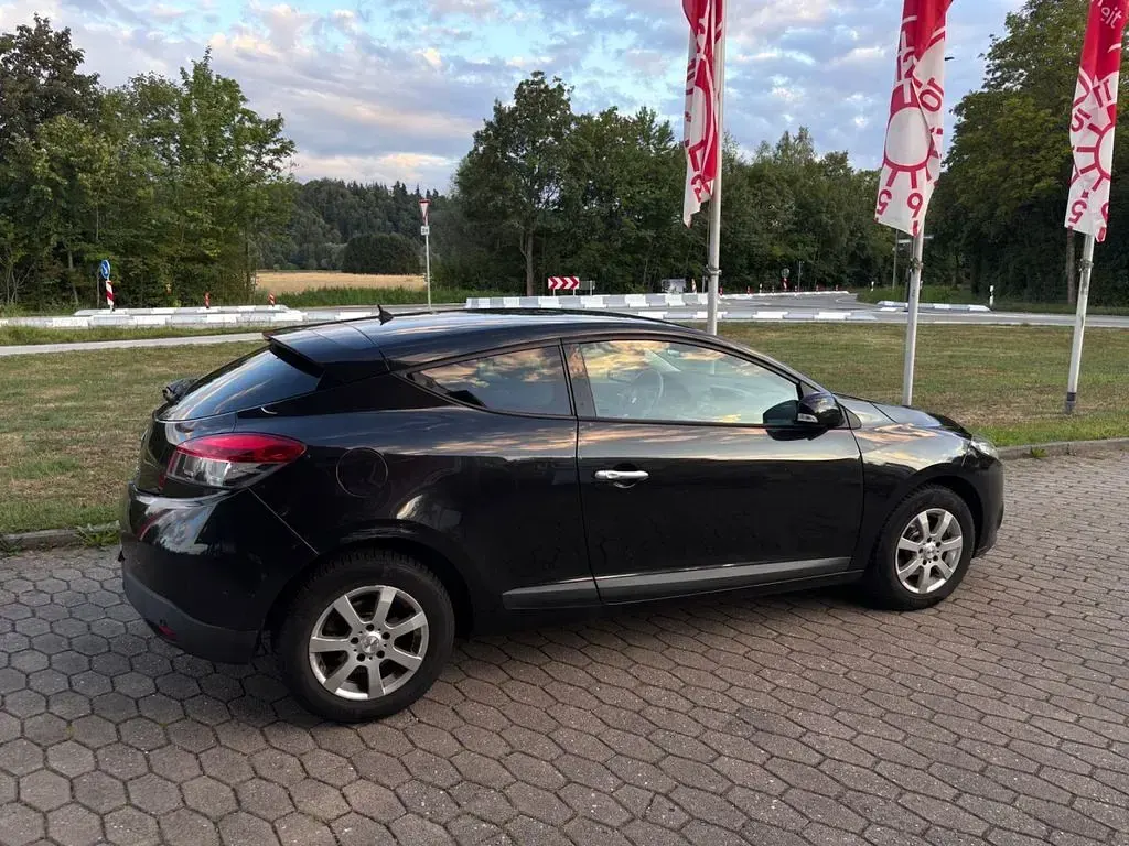 Gebraucht Renault Mégane Coupé Dynamique 131 PS (96 kW) 2009 Schwarz Coupé