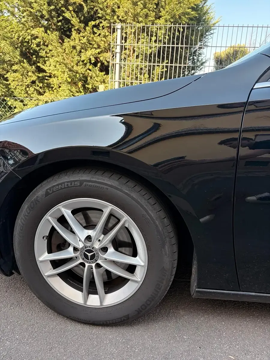 Gebraucht Mercedes A200 Progressive 150 PS (110 kW) 2020 Schwarz Limousine