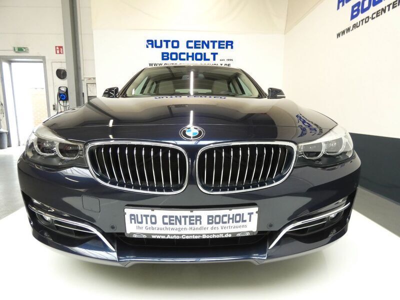 Blau Gebraucht 2017 BMW 330 Gran Turismo Luxury Line Limousine | 23.600 € (Fairer Preis) - Bild 1/4