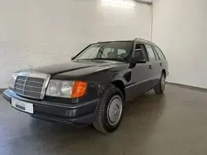 Gebraucht Mercedes E230 132 PS (97 kW) 1992 Schwarz Kombi