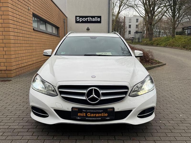 Gebraucht Mercedes E200 184 PS (135 kW) 2013 Weiß Limousine