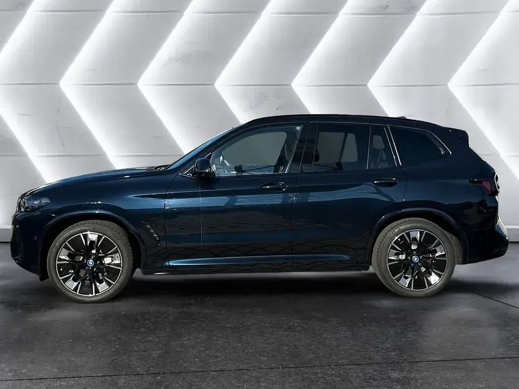 Gebraucht BMW iX3 M Sport 210 kW (286 PS) 2023 Schwarz SUV