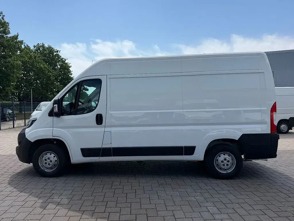 Gebraucht Peugeot Boxer 140 PS (102 kW) 2021 Weiß Van