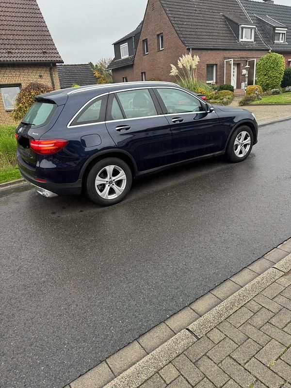 Gebraucht Mercedes GLC220 170 PS (125 kW) 2018 Blau SUV