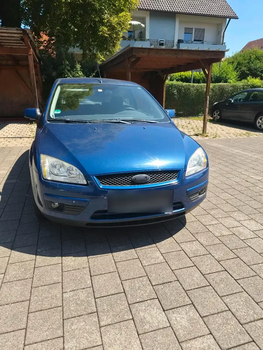 Gebraucht Ford Focus 100 PS (73 kW) 2007 Blau Kleinwagen