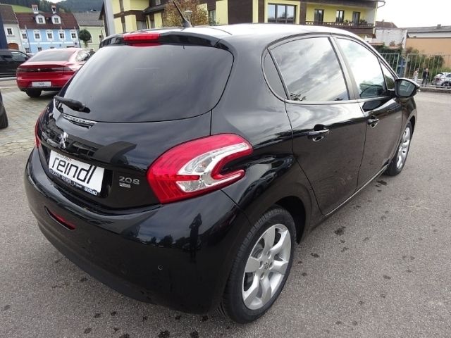 Gebraucht Peugeot 208 92 PS (67 kW) 2014 Schwarz Kleinwagen