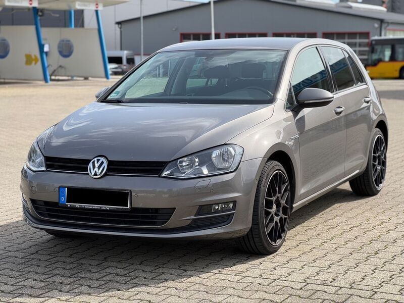 Grau Gebraucht 2014 VW Golf VII Cup Limousine | 9.400 € (Guter Preis) - Bild 1/4
