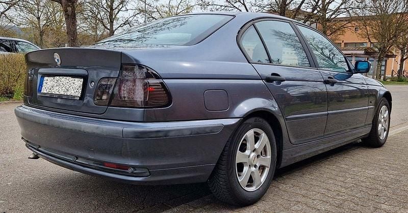 Gebraucht BMW 320 136 PS (100 kW) 2001 Grau Limousine