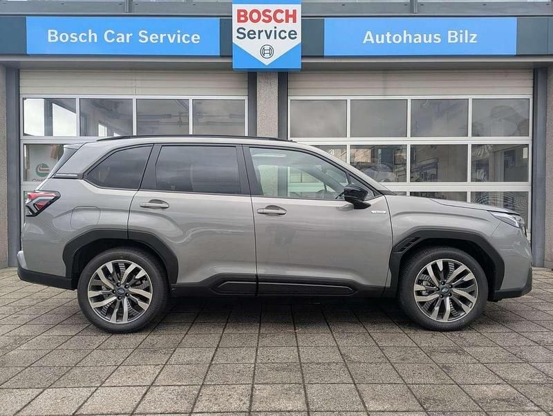 Neu Subaru Forester Platinum 136 PS (100 kW) 2026 River rock perl SUV