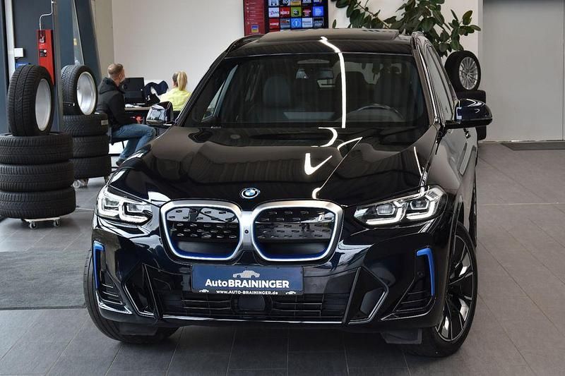 Schwarz Gebraucht 2023 BMW iX3 Impressive SUV | 39.800 € (Superpreis) - Bild 1/4