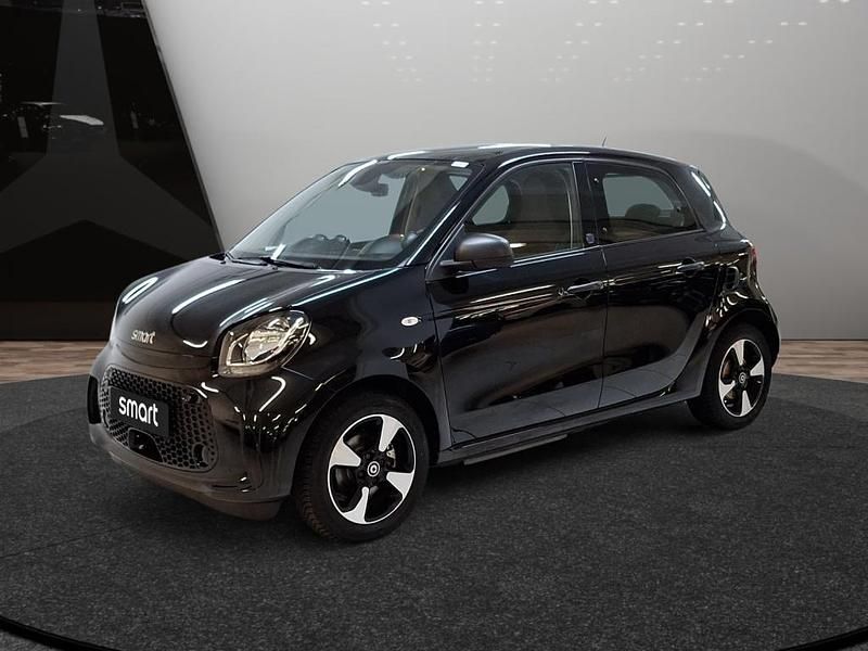 Schwarz Gebraucht 2020 Smart ForFour Electric Drive Passion Limousine | 10.880 € (Fairer Preis) - Bild 1/4