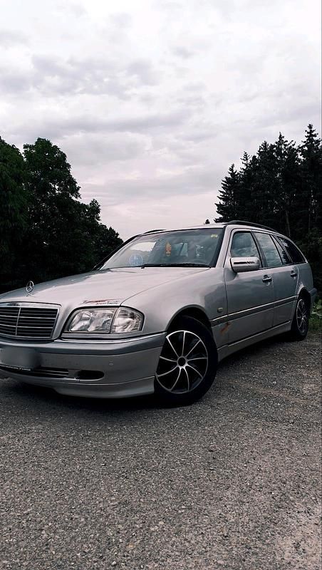 Silber Gebraucht 1997 Mercedes C200 Kombi | 1.649 € (Guter Preis) - Bild 1/4