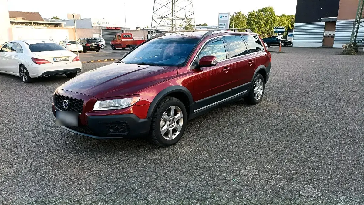 Gebraucht Volvo XC70 Summum 185 PS (136 kW) 2008 Rot Kombi