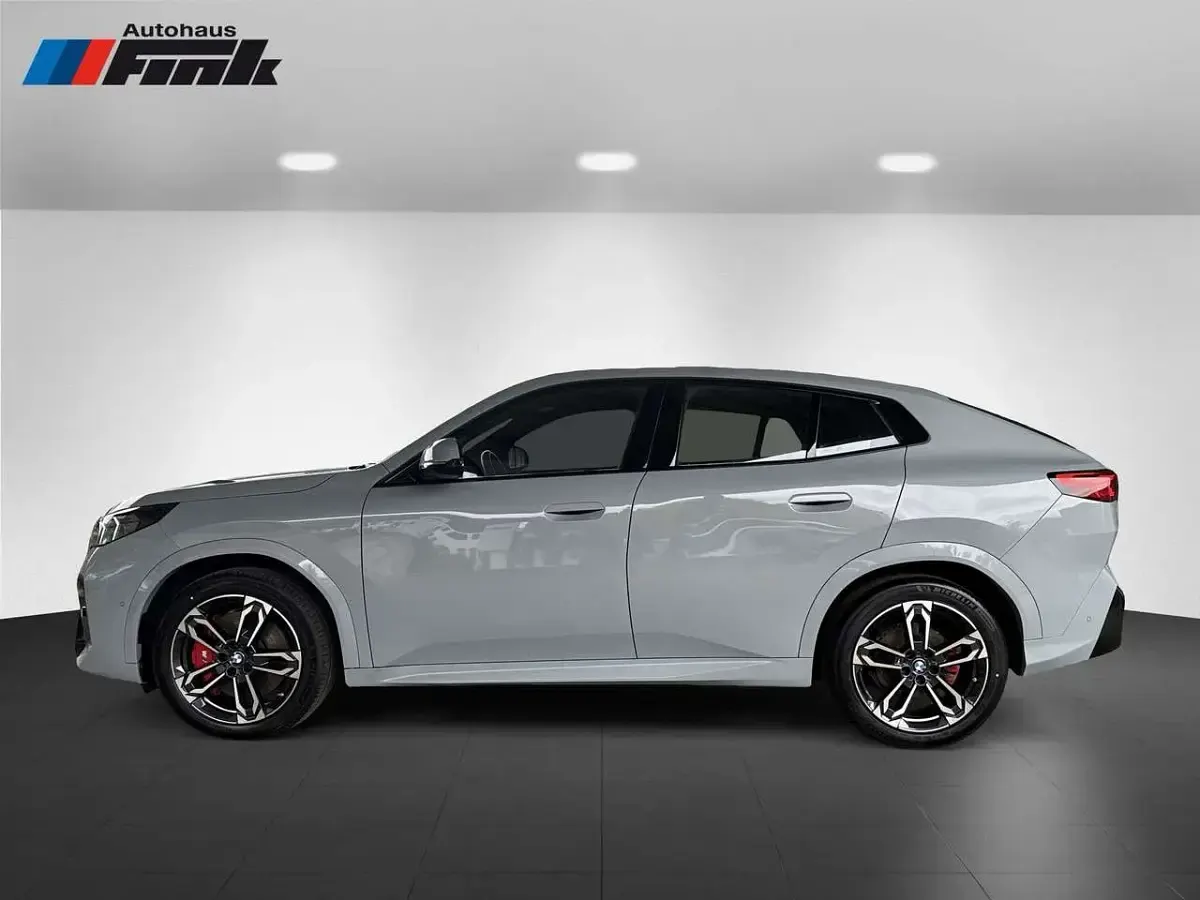 Gebraucht BMW X2 M Sport 163 PS (119 kW) 2025 Brooklyn grau SUV