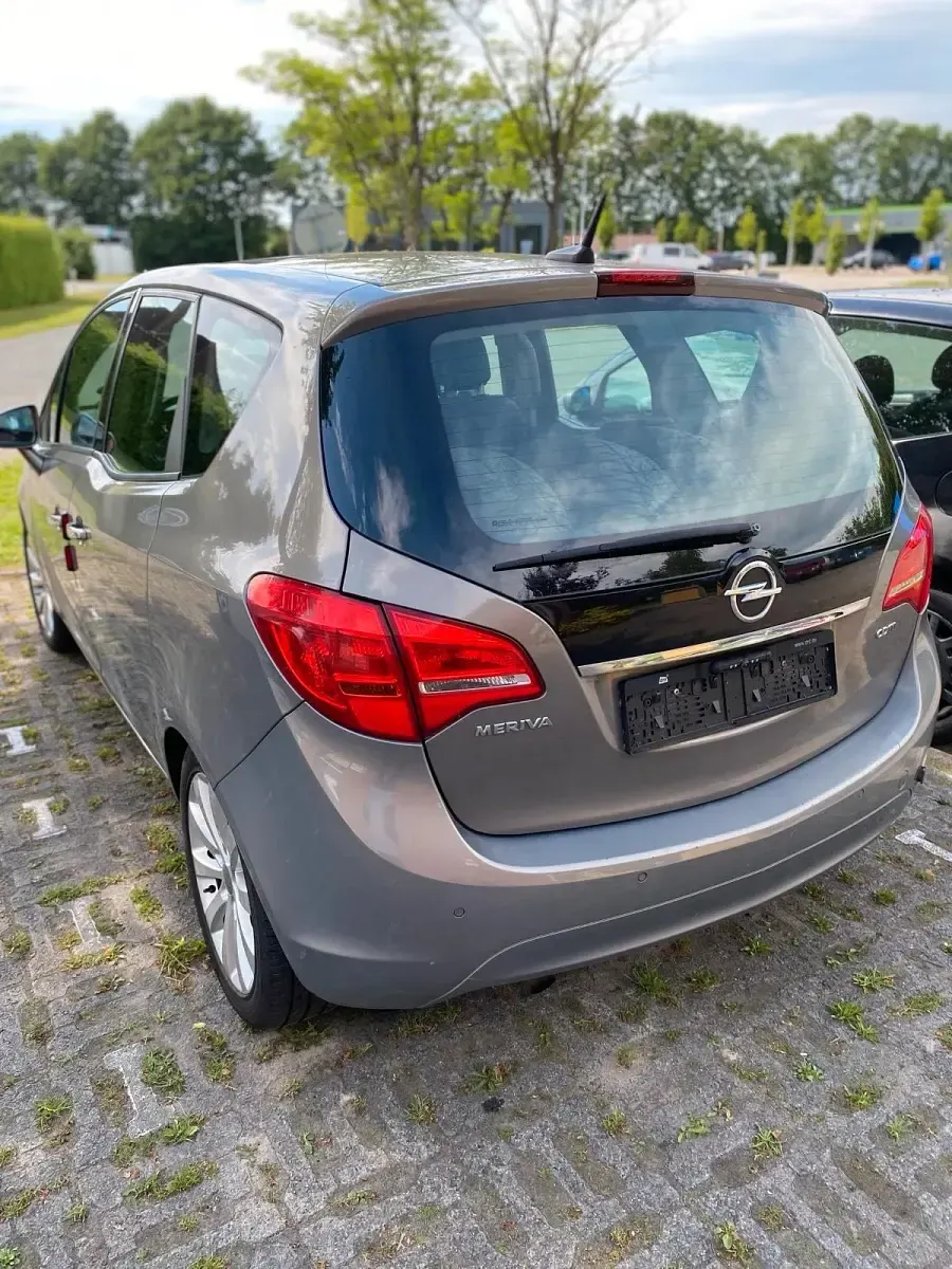 Gebraucht Opel Meriva 101 PS (74 kW) 2011 Gold Van / Kleinbus