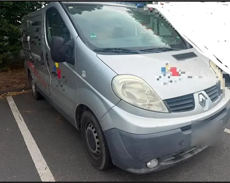 Gebraucht Renault Trafic 145 PS (106 kW) 2008 Silber Van / Kleinbus