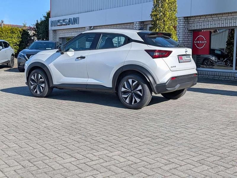 Gebraucht Nissan Juke Acenta 114 PS (83 kW) 2024 Pearl white SUV