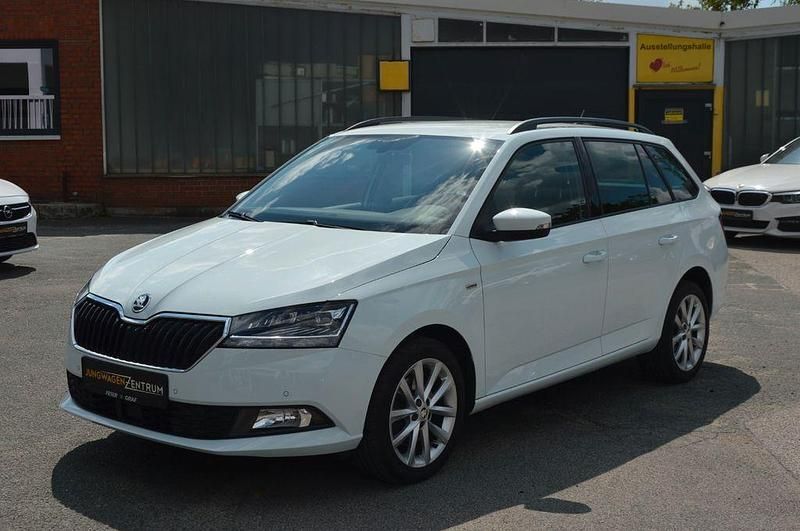 Weiß Gebraucht 2019 Skoda Fabia Soleil Kombi | 12.900 € (Fairer Preis) - Bild 1/4