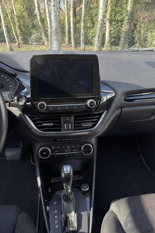 Gebraucht Ford Fiesta Titanium 100 PS (73 kW) 2018 Grau Kleinwagen