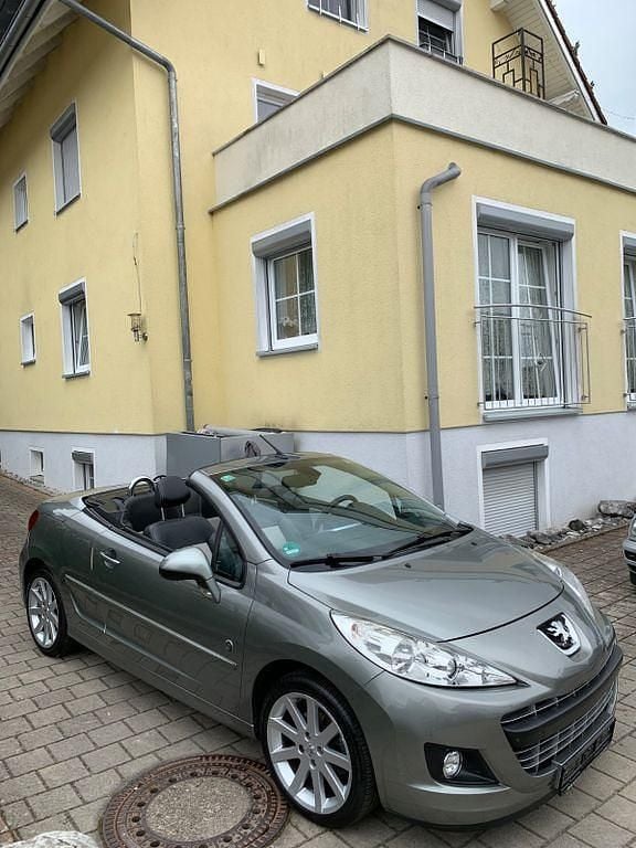 Silber Gebraucht 2010 Peugeot 207 CC Roland Garros Cabrio | 4.600 € (Guter Preis) - Bild 1/4