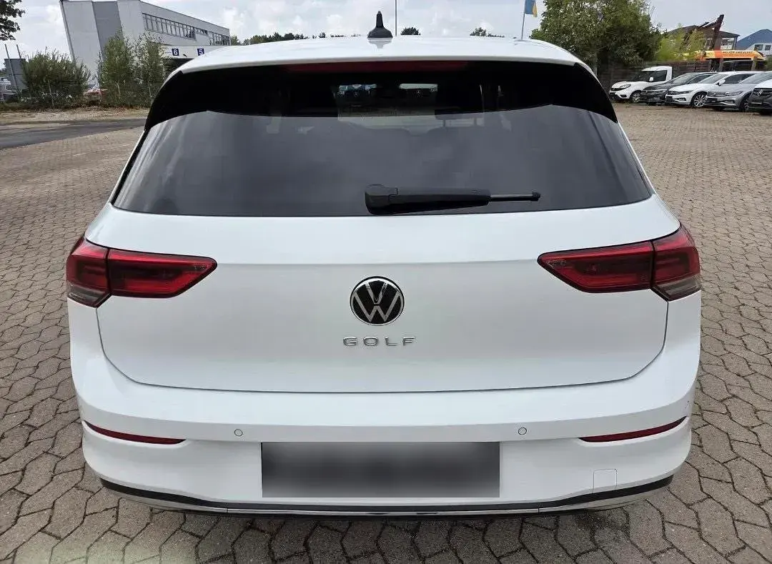 Gebraucht VW Golf VIII Move 150 PS (110 kW) 2023 Weiß Limousine
