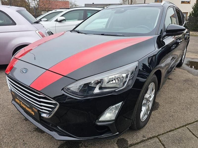 Schwarz Gebraucht 2019 Ford Focus Cool & Connect Limousine | 8.999 € (Superpreis) - Bild 1/4