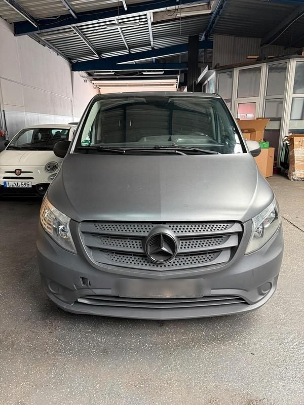Grau Gebraucht 2016 Mercedes Vito Van / Kleinbus | 8.000 € (Superpreis) - Bild 1/4